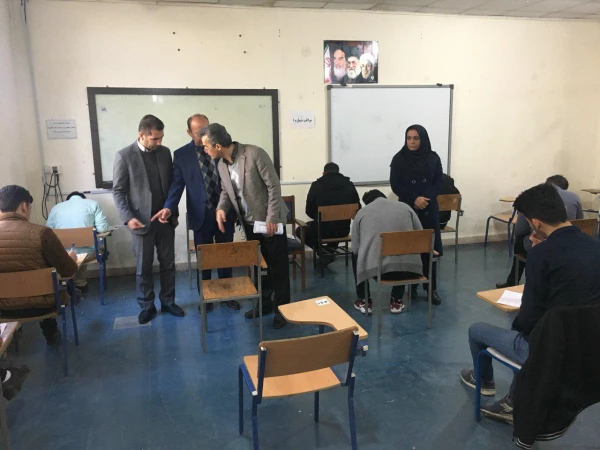 بازدید سرپرست دانشگاه فرهنگیان استان از جلسه امتحانات پایان نیمسال اول سال تحصیلی 98-97 پردیس آیت الله خامنه ای  6