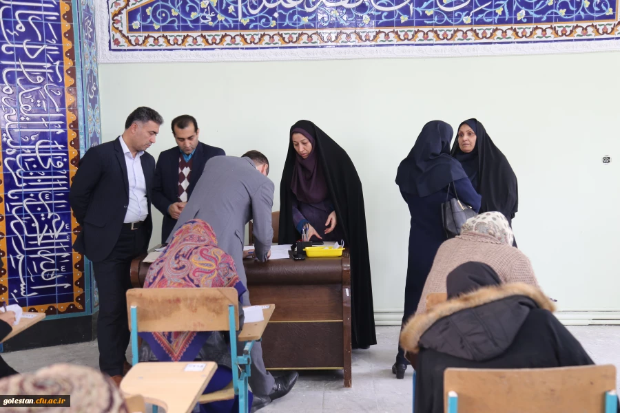 بازدید دکترمازندرانی از جلسه امتحانات پایان ترم دانشجومعلمان پردیس امام خمینی(ره) 2