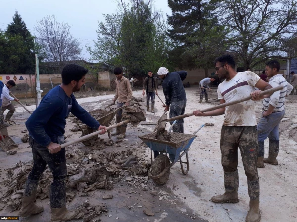 حضوردانشجومعلمان پردیس آیت الله خامنه ای گرگان در قالب اردوی جهادی در مناطق سیل زده 5