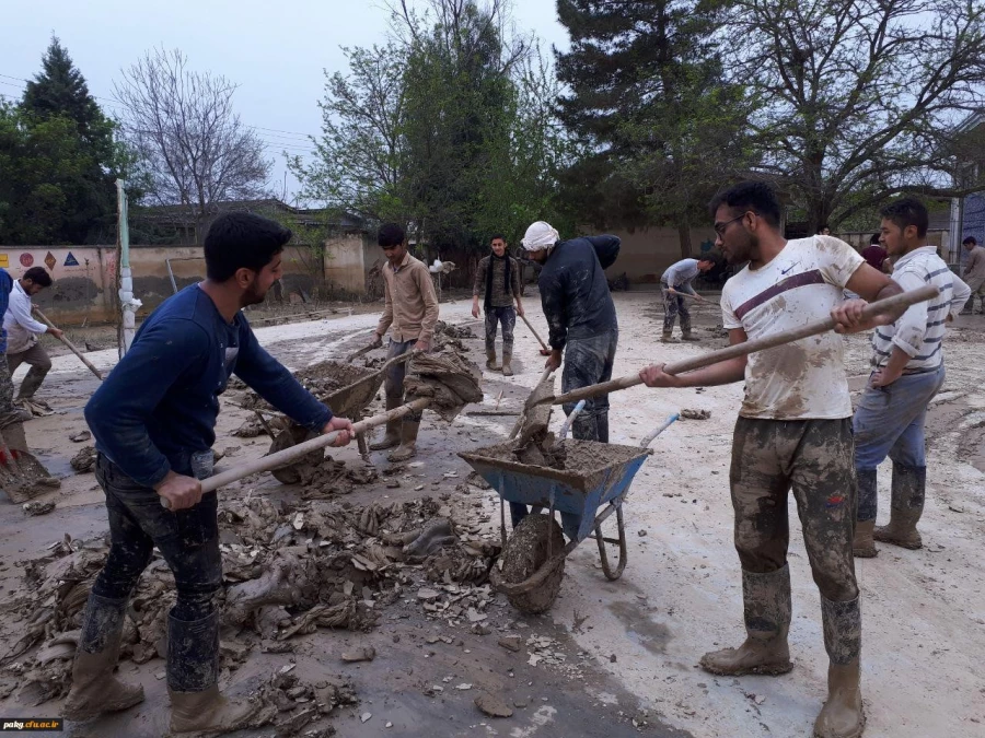 حضوردانشجومعلمان پردیس آیت الله خامنه ای گرگان در قالب اردوی جهادی در مناطق سیل زده 5