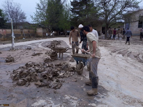 حضوردانشجومعلمان پردیس آیت الله خامنه ای گرگان در قالب اردوی جهادی در مناطق سیل زده 6