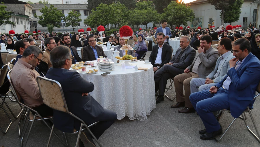 برگزاری مراسم به مناسبت بزرگداشت مقام معلم و دهه سرآمدی آموزش در پردیس امام خمینی (ره)گرگان 2