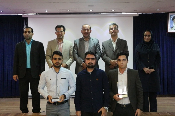 نتایج نهایی جشنواره علمی، فرهنگی دانشجومعلمان پردیس آیت الله خامنه ای در رشته های الگوهای برتر تدریس، قصه گویی و تولید محتوای الکترونیک در مراسم اختتامیه این جشنواره اعلام شد. 3