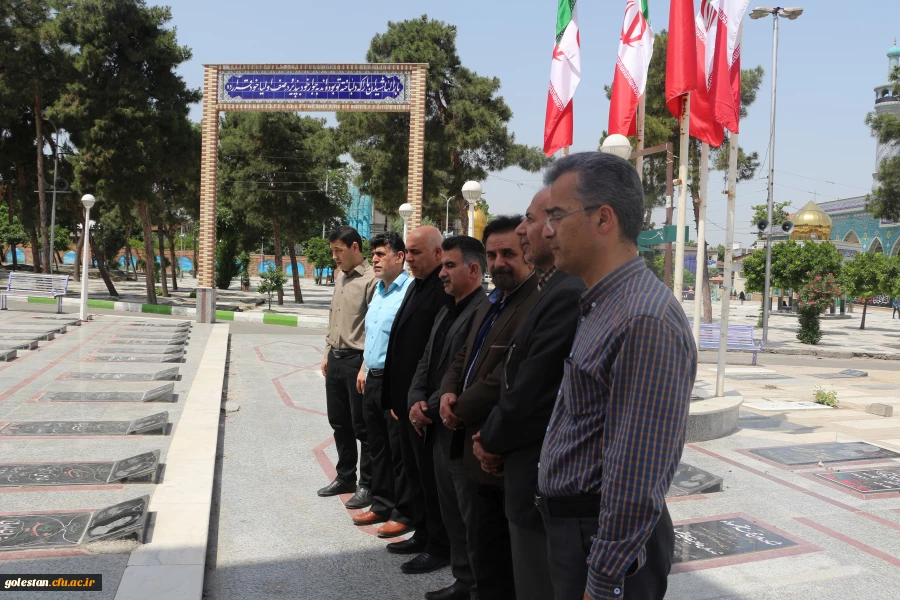 ادای احترام مسئولین و کارکنان پردیس آیت الله خامنه ای به مقام شامخ شهدای حماسه سوم خرداد61 2