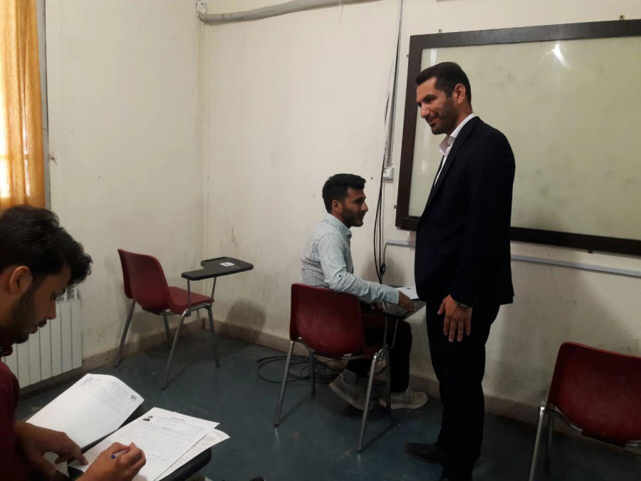 بازدید دکتر مازندرانی سرپرست دانشگاه فرهنگیان گلستان از امتحانات پایان ترم دانشجویان پردیس آیت الله خامنه ای گرگان 4