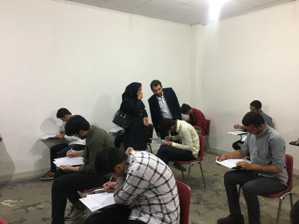 بازدید دکتر مازندرانی سرپرست دانشگاه فرهنگیان گلستان از امتحانات پایان ترم دانشجویان پردیس آیت الله خامنه ای گرگان 6