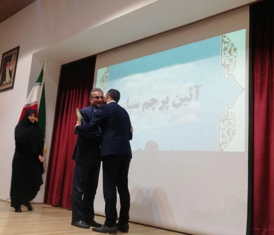 شما دانش آموز دیروز، نخبگانی هستید که با بصیرت بالا شغل معلمی را انتخاب کرده اید 3