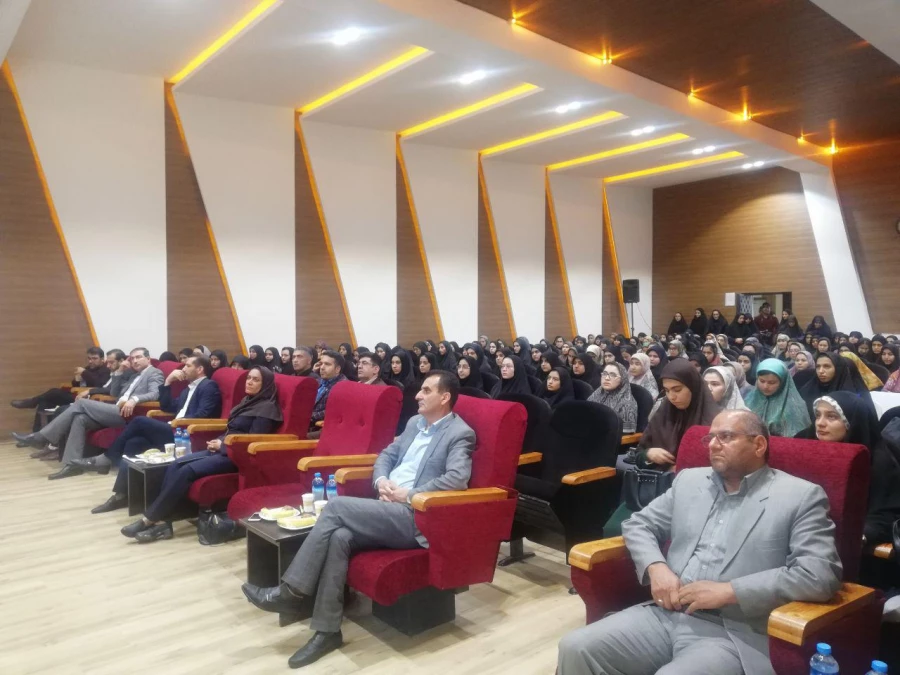 شما دانش آموز دیروز، نخبگانی هستید که با بصیرت بالا شغل معلمی را انتخاب کرده اید 7