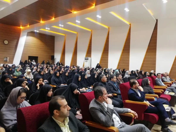 شما دانش آموز دیروز، نخبگانی هستید که با بصیرت بالا شغل معلمی را انتخاب کرده اید 8