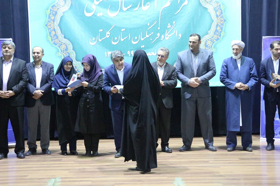 همکاران و اساتید ویژگی ها و توقعات دانشجویان را بشناسند و کلاس های درس صحنه همزبانی با نسل جدید باشد. 8