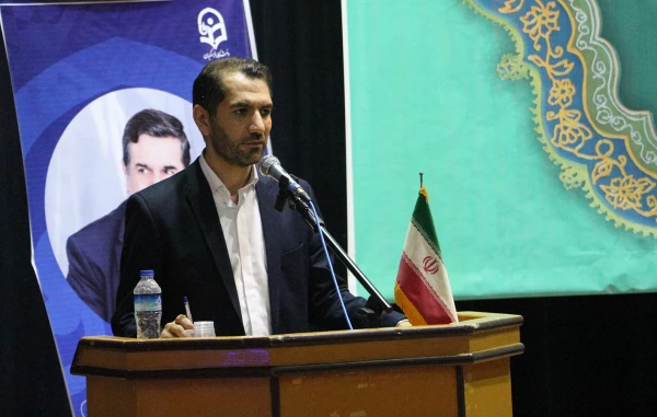 همکاران و اساتید ویژگی ها و توقعات دانشجویان را بشناسند و کلاس های درس صحنه همزبانی با نسل جدید باشد. 9