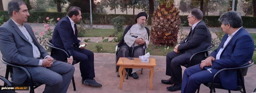 معلم موفق معلمی است که هم از نظر علمی و هم از نظر اخلاقی در دانش آموز خود موثر باشد. 2