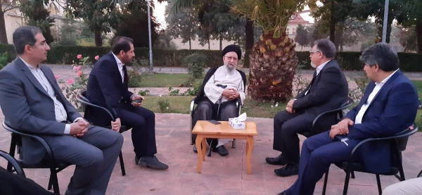 معلم موفق معلمی است که هم از نظر علمی و هم از نظر اخلاقی در دانش آموز خود موثر باشد. 5