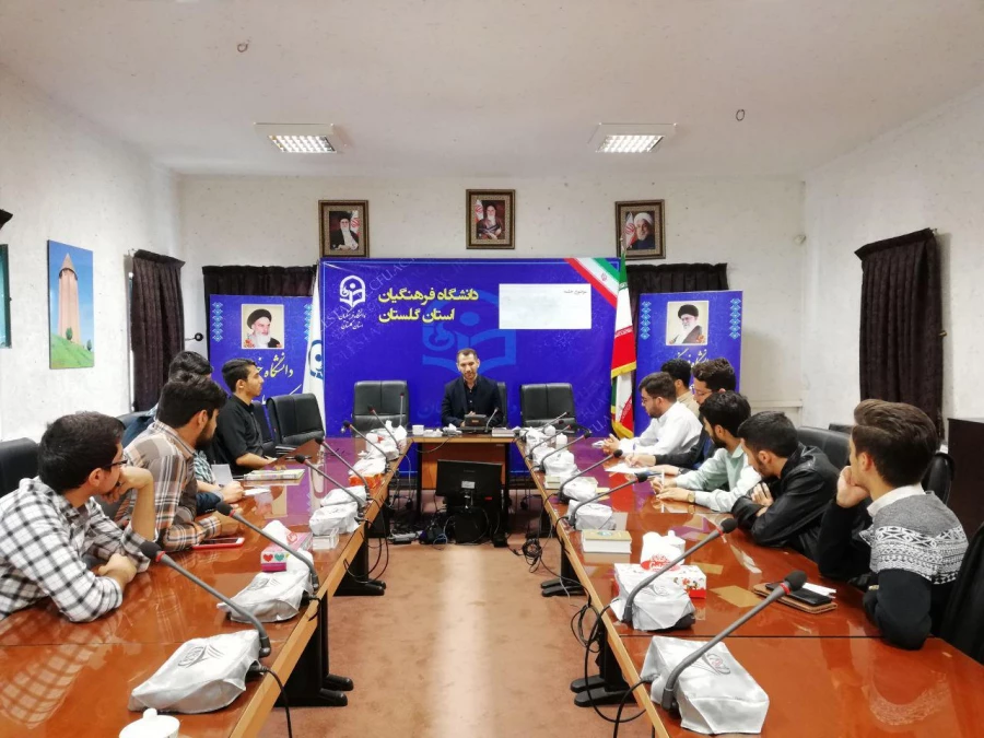 کیفیت اساتید یکی از مهم ترین ملاک های آموزشی در سطح پردیس ها می باشد 4