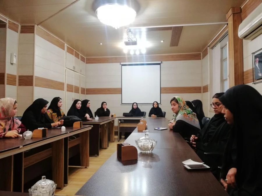 کیفیت اساتید یکی از مهم ترین ملاک های آموزشی در سطح پردیس ها می باشد 6