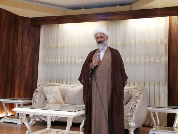 در سند تحول بنیادین تنها مسیر تربیت معلم را دانشگاه فرهنگیان قرار داده اند این وظیفه سنگین دانشگاه را نشان می دهد 4