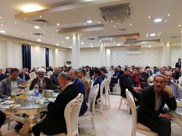 در سند تحول بنیادین تنها مسیر تربیت معلم را دانشگاه فرهنگیان قرار داده اند این وظیفه سنگین دانشگاه را نشان می دهد 6