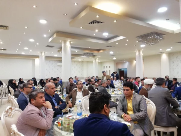 در سند تحول بنیادین تنها مسیر تربیت معلم را دانشگاه فرهنگیان قرار داده اند این وظیفه سنگین دانشگاه را نشان می دهد 8