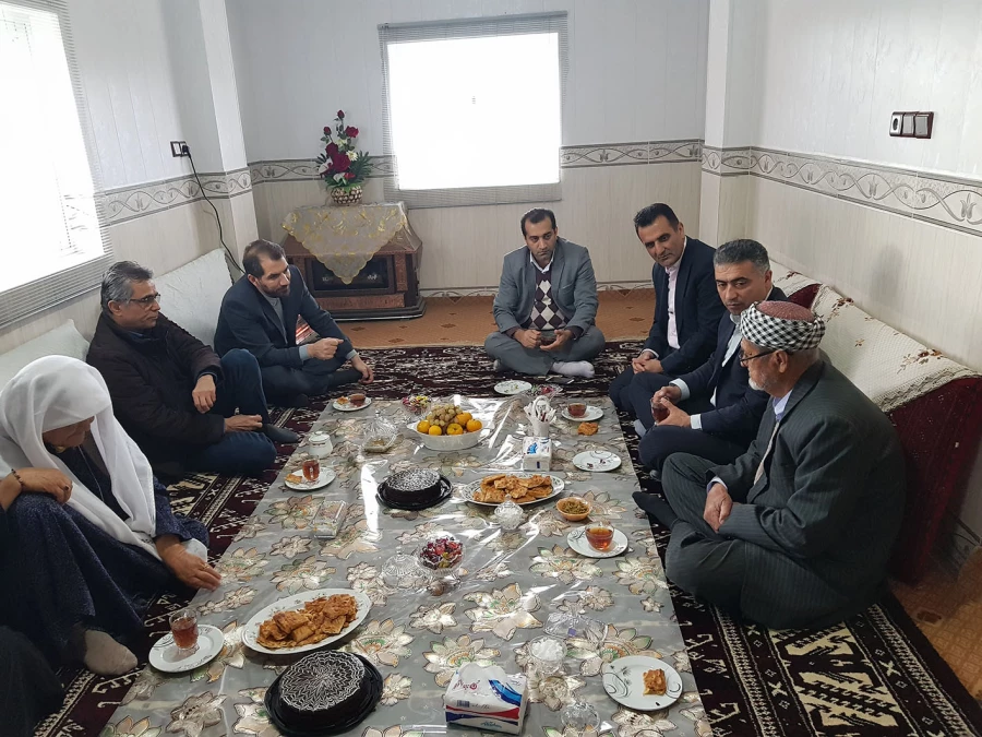 سرپرست دانشگاه فرهنگیان گلستان با خانواده شهید یوسف پرنیان دیدار کرد 4