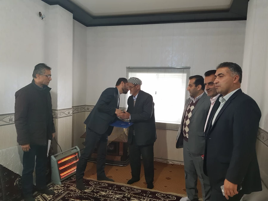 سرپرست دانشگاه فرهنگیان گلستان با خانواده شهید یوسف پرنیان دیدار کرد 5