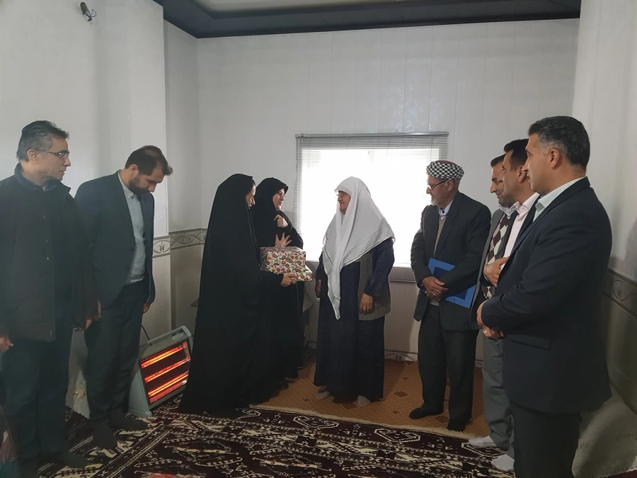 سرپرست دانشگاه فرهنگیان گلستان با خانواده شهید یوسف پرنیان دیدار کرد 6