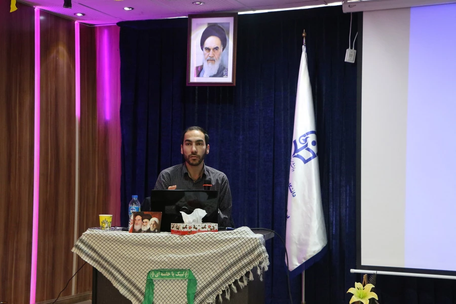 همایش تبیین بیانیه گام دوم انقلاب اسلامی به همت کانون فرهنگی جهاد علمی و بسیج دانشجویی پردیس برگزار شد. 3