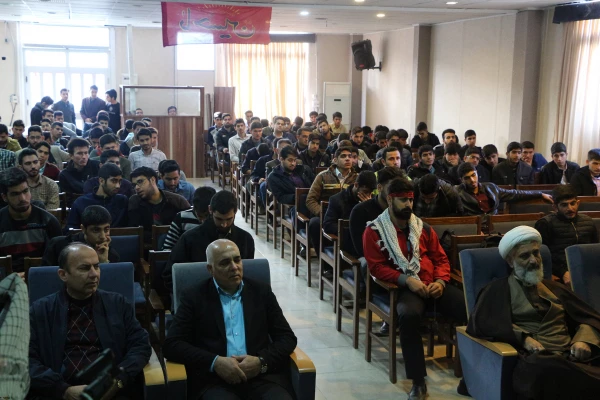 همایش تبیین بیانیه گام دوم انقلاب اسلامی به همت کانون فرهنگی جهاد علمی و بسیج دانشجویی پردیس برگزار شد. 4