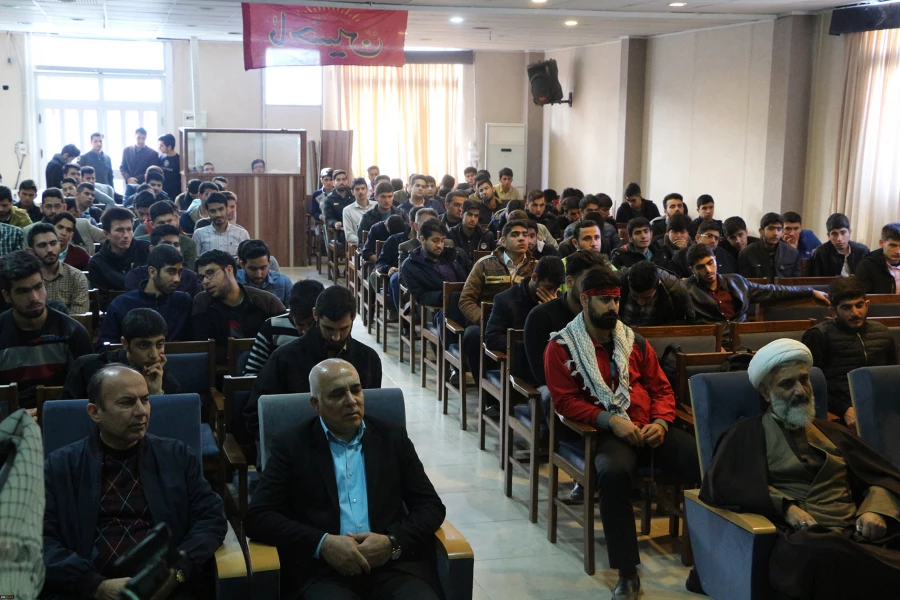 همایش تبیین بیانیه گام دوم انقلاب اسلامی به همت کانون فرهنگی جهاد علمی و بسیج دانشجویی پردیس برگزار شد. 4