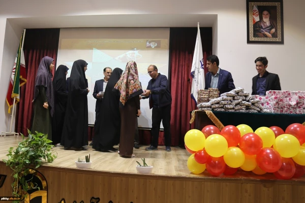 از برگزیدگان استانی جشنواره فرهنگی و هنری دانشگاه فرهنگیان گلستان تقدیر شد 12