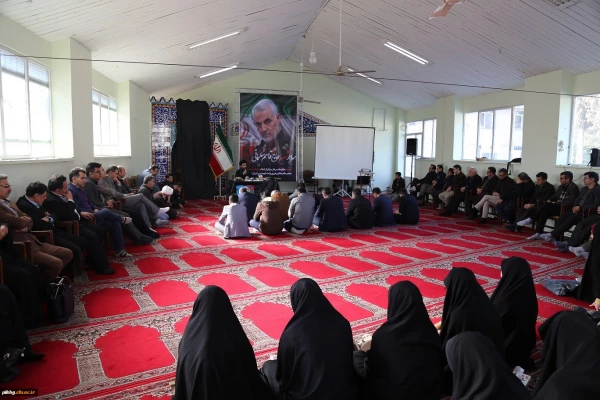 مراسم گرامیداشت شهادت سپهبد حاج قاسم سلیمانی در پردیس امام خمینی (ره) گرگان
 2