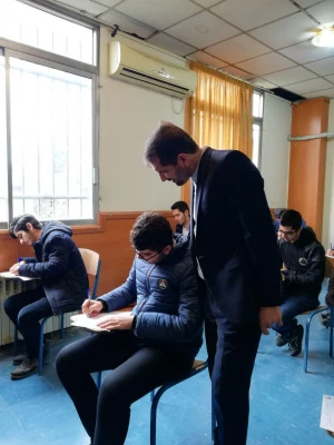 بازدید دکتر مازندرانی از جلسه امتحانات پایان نیمسال اول سال تحصیلی 99-98 پردیس آیت الله خامنه ای 4