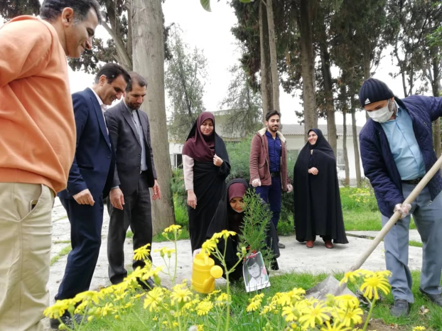 مراسم روز بزرگداشت شهدا در پردیس امام خمینی(ره) گرگان برگزار شد 5