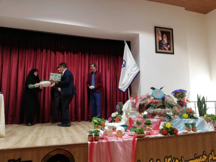 برگزاری مراسم پایان سال 1398 همراه با تقدیر از همکاران پردیس امام خمینی(ره) 2