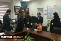 دکتر مازندرانی سرپرست دانشگاه فرهنگیان گلستان با حضور در بیمارستان شهدای بندرگز از کادر درمان تقدیر به عمل آورد. 3