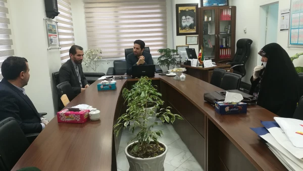 دکتر مازندرانی سرپرست دانشگاه فرهنگیان گلستان با حضور در بیمارستان شهدای بندرگز از کادر درمان تقدیر به عمل آورد. 7