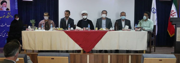 اولین جلسه شورای اداری دانشگاه با رعایت پرتکل های بهداشتی برگزار شد.
 2