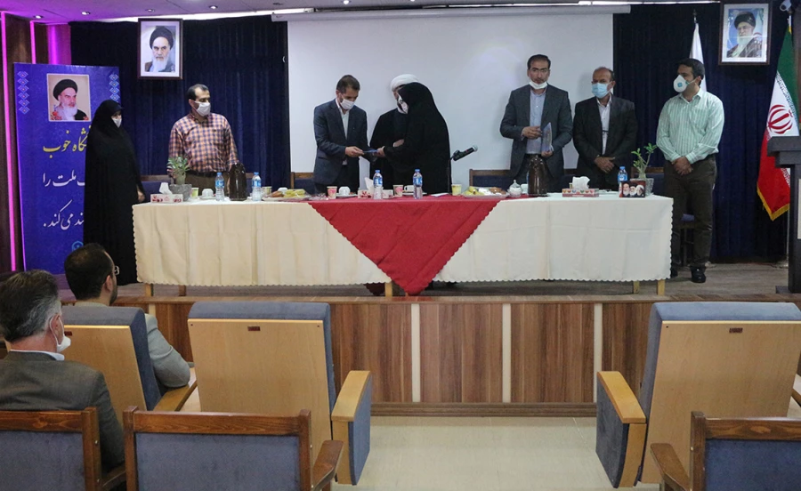 اولین جلسه شورای اداری دانشگاه با رعایت پرتکل های بهداشتی برگزار شد.
 5