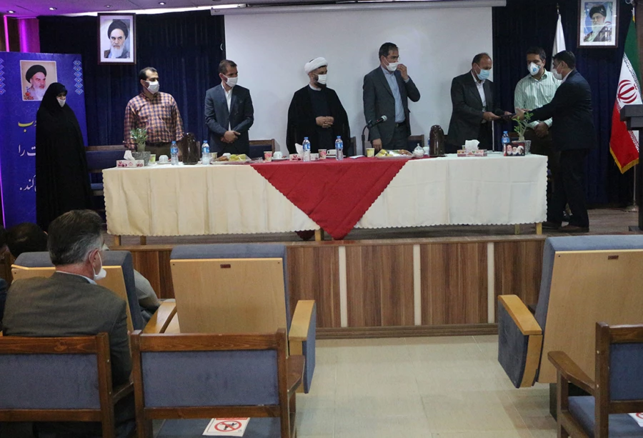 اولین جلسه شورای اداری دانشگاه با رعایت پرتکل های بهداشتی برگزار شد.
 7