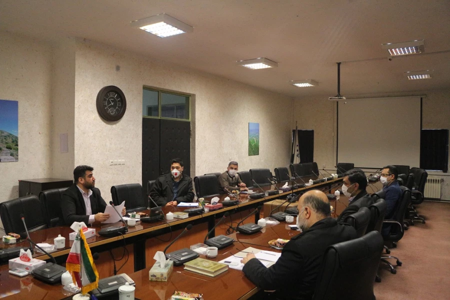 به اولویت ها و ضرورت ها در فعالیت های آموزشی، پژوهشی و فرهنگی توجه کرده، موانع و محدودیت ها را جدی بگیرید 4