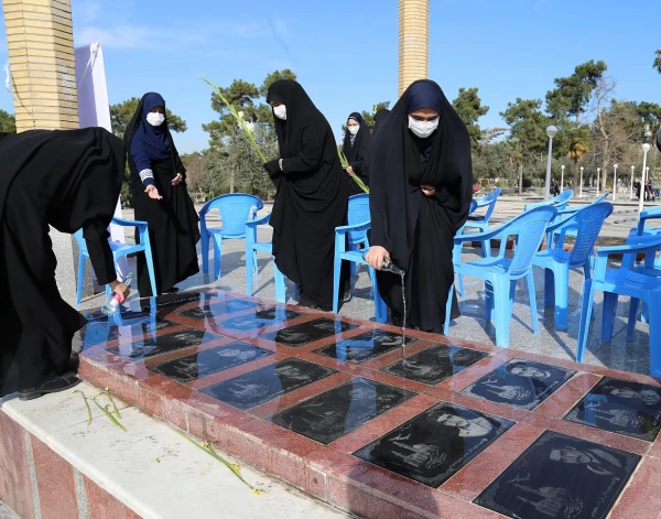 غبارروبی ،عطر افشانی و زیارت مزار گلزار شهدای گمنام در امامزاده عبدالله گرگان. 3