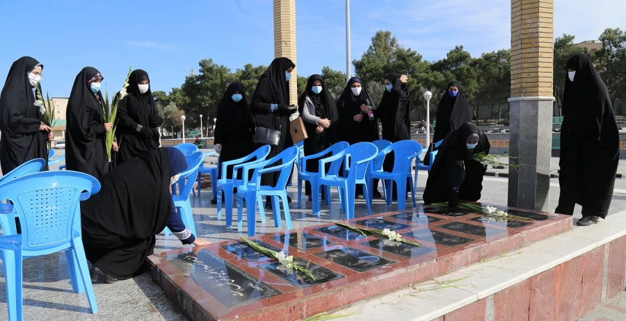 غبارروبی ،عطر افشانی و زیارت مزار گلزار شهدای گمنام در امامزاده عبدالله گرگان. 4