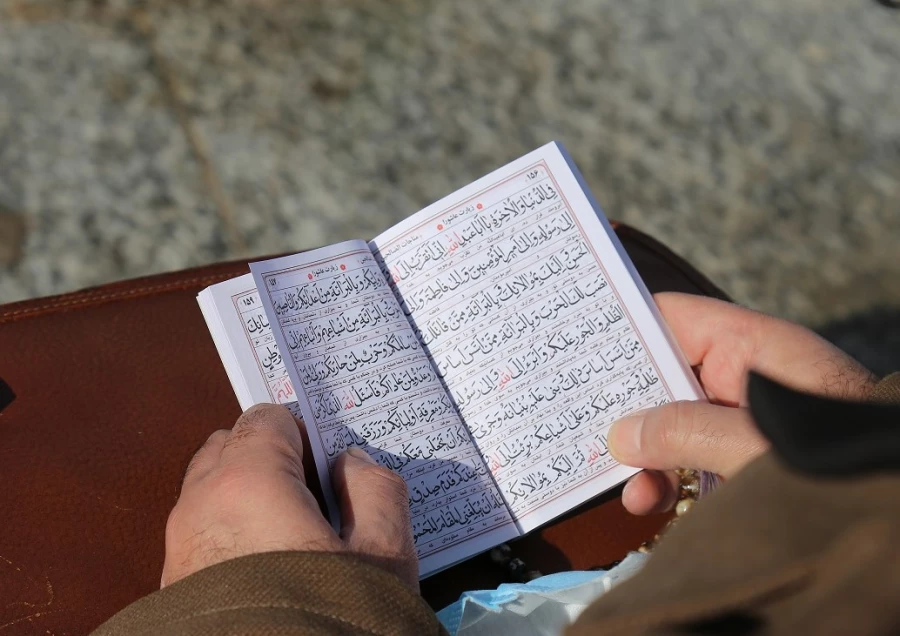 غبارروبی ،عطر افشانی و زیارت مزار گلزار شهدای گمنام در امامزاده عبدالله گرگان. 12