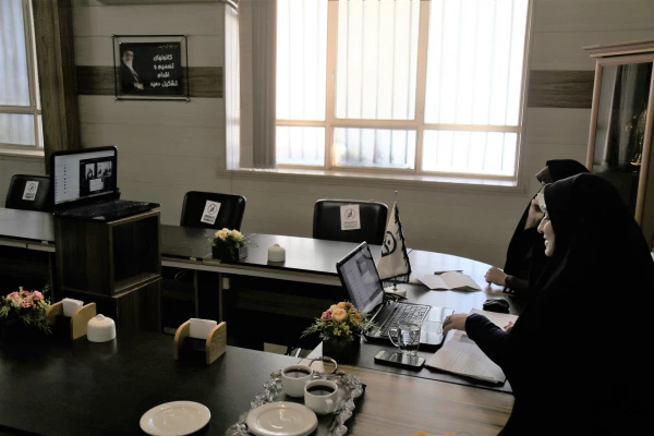 هشتاد و پنجمین کرسی ترویجی عرضه و نقد ایده علمی به عنوان برنامه درسی بر اخلاق مراقبت :تداوم نقش مادرانه در دوره ابتدایی 3