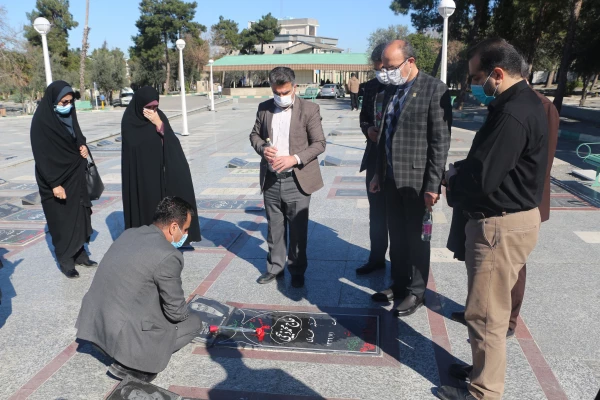 مراسم تجدید میثاق با شهداء و عطرافشانی و غبارروبی گلزار شهدا شهرستان گرگان 2