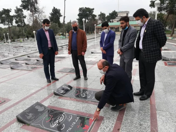 حضور در گلزار شهدای امام زاده عبدالله شهرستان گرگان و غبار روبی و عطر افشانی مزار شهدای گمنام دفاع مقدس 4
