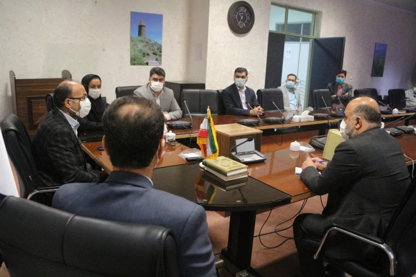 جلسه گرامیداشت دهه سرآمدی آموزش و تقدیر از کارکنان و اعضای هیأت علمی پردیس آیت الله خامنه ای برگزار شد 3