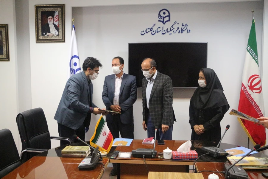 جلسه گرامیداشت دهه سرآمدی آموزش و تقدیر از کارکنان و اعضای هیأت علمی پردیس آیت الله خامنه ای برگزار شد 6