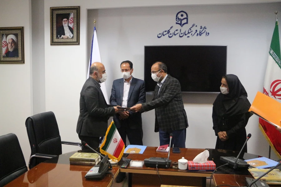 جلسه گرامیداشت دهه سرآمدی آموزش و تقدیر از کارکنان و اعضای هیأت علمی پردیس آیت الله خامنه ای برگزار شد 7