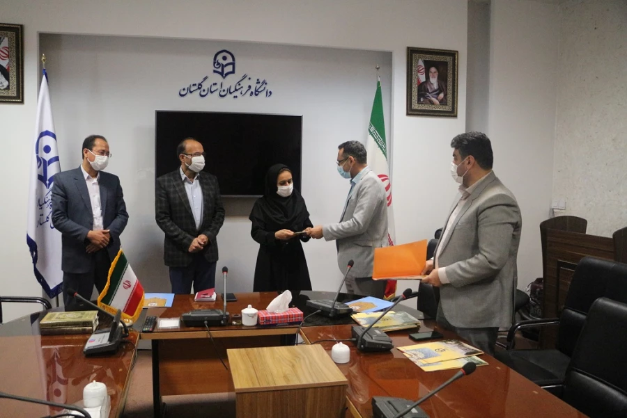 جلسه گرامیداشت دهه سرآمدی آموزش و تقدیر از کارکنان و اعضای هیأت علمی پردیس آیت الله خامنه ای برگزار شد 8