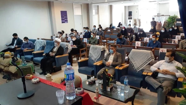 هویت جوانان ما باید با الگو قراردادن شهدا شکل بگیرد
 2